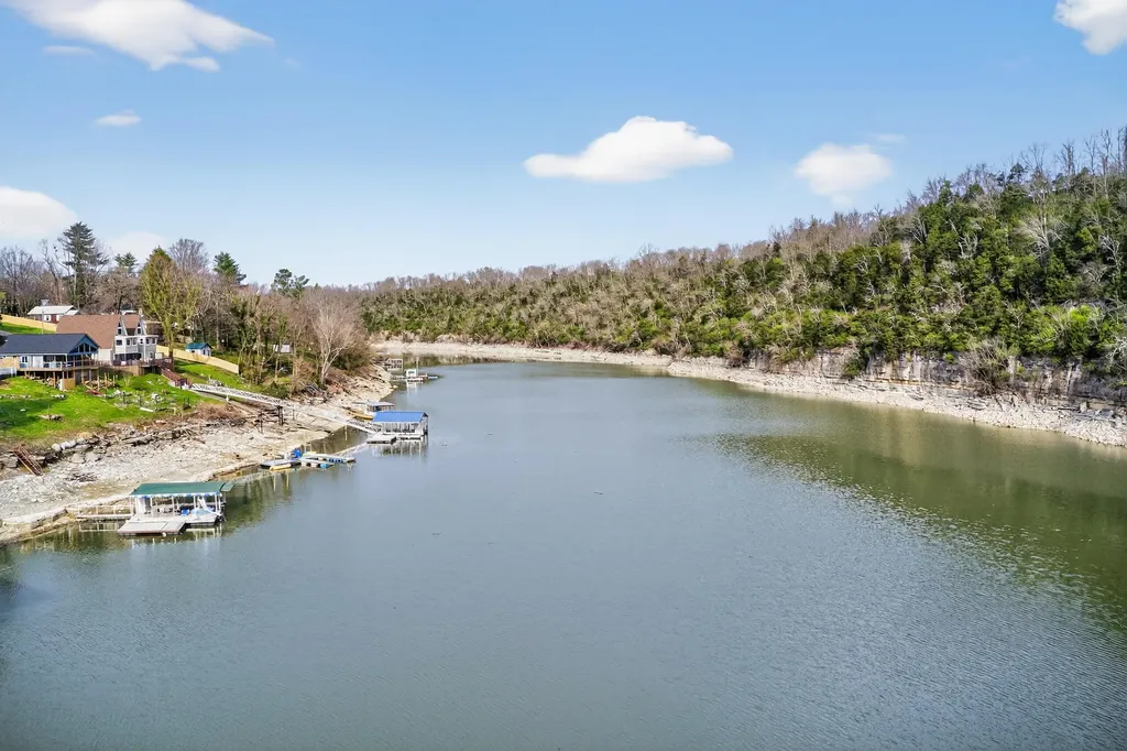 1768 Wells Landing Road Danville KY 40422