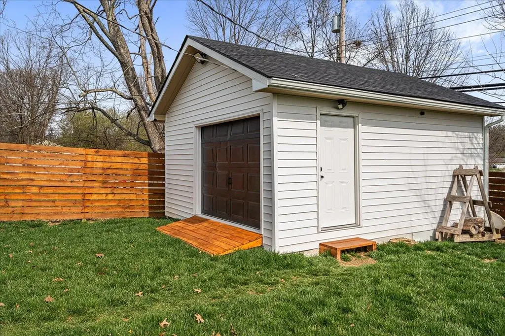 1023 Claiborne Way Lexington KY 40517