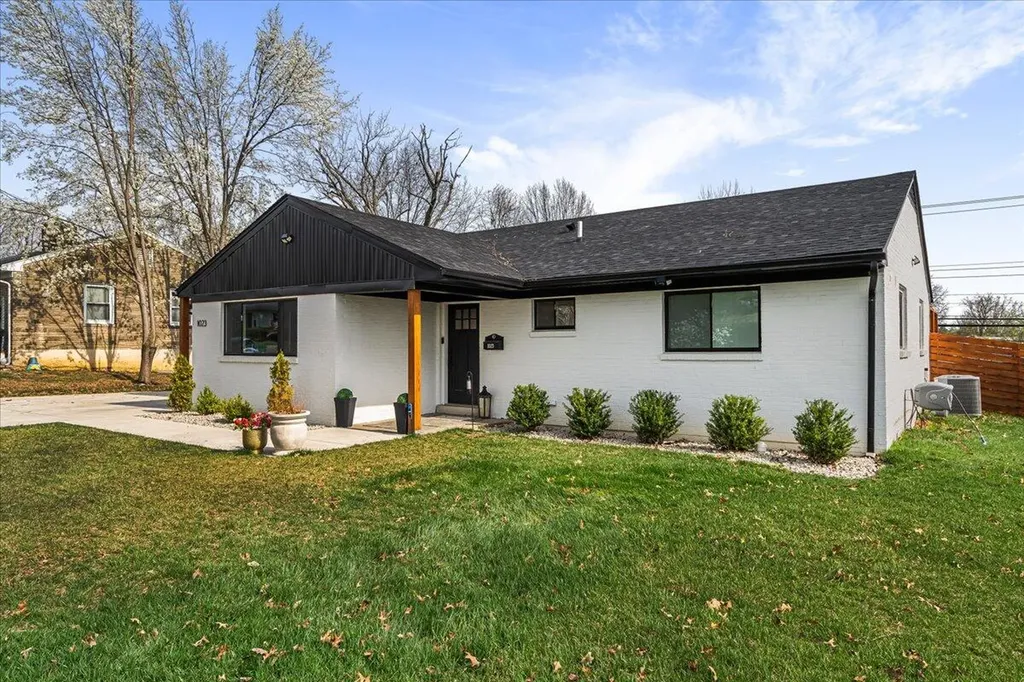1023 Claiborne Way Lexington KY 40517
