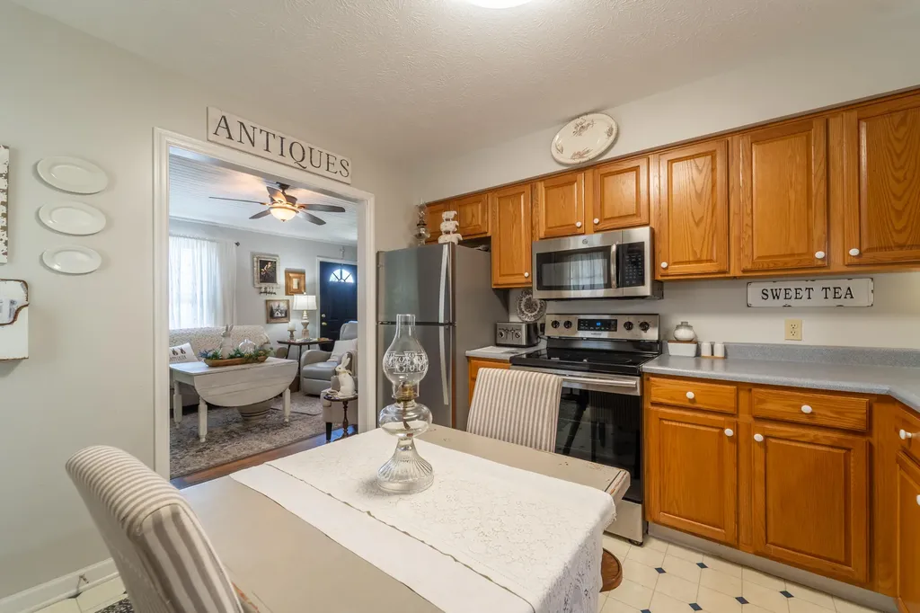 77 Scott Hill Road Irvine KY 40336