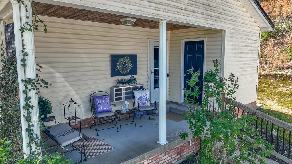 77 Scott Hill Road Irvine KY 40336