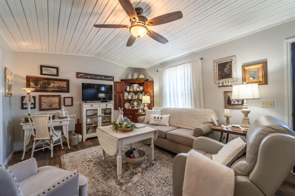 77 Scott Hill Road Irvine KY 40336