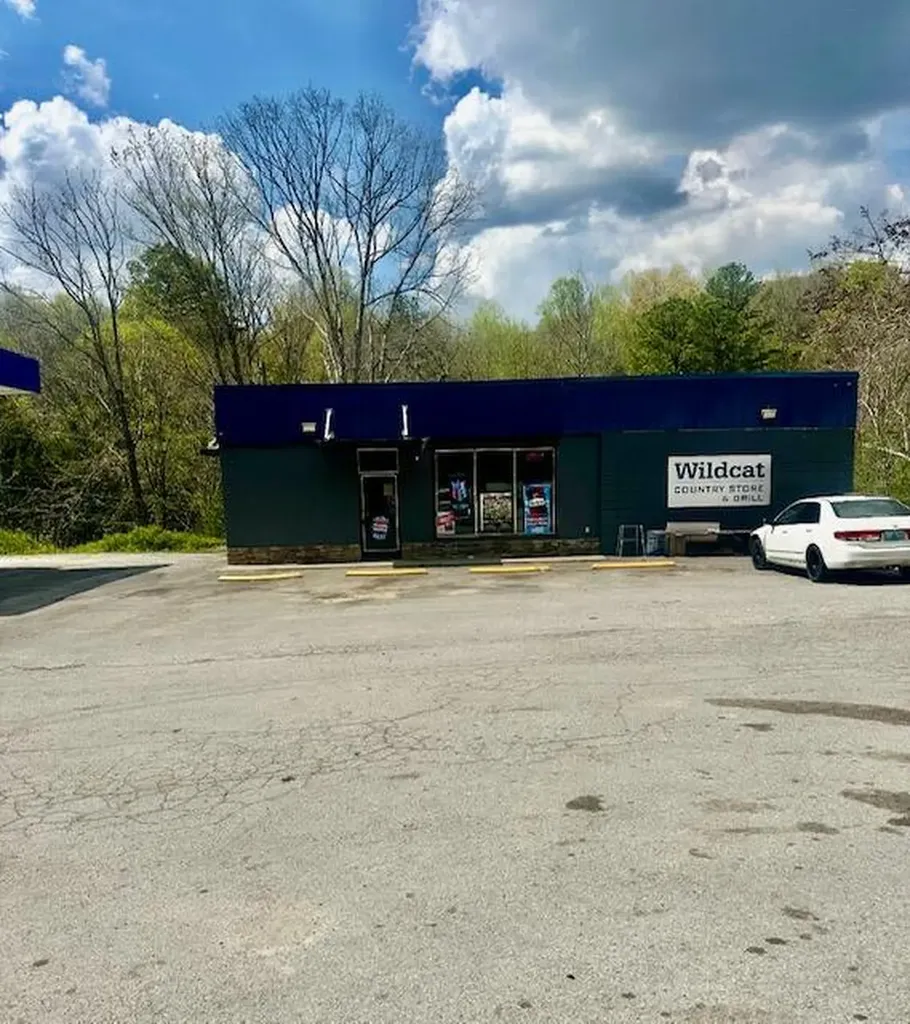 8249 Us Highway 119 Calvin KY 40813
