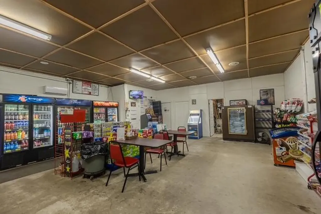 8249 Us Highway 119 Calvin KY 40813
