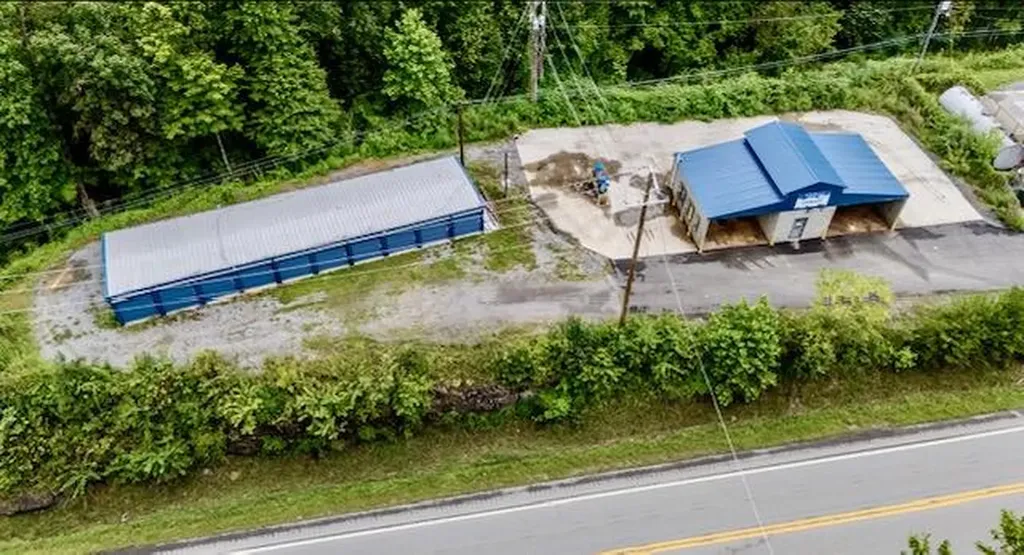 8249 Us Highway 119 Calvin KY 40813