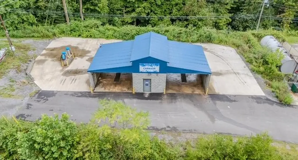 8249 Us Highway 119 Calvin KY 40813