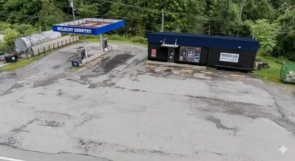 8249 Us Highway 119 Calvin KY 40813