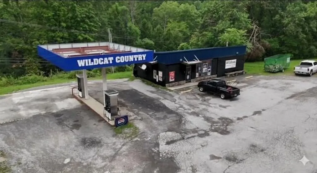 8249 Us Highway 119 Calvin KY 40813