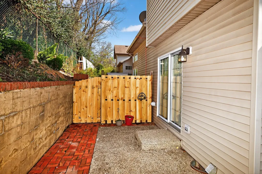 1517 Casper Court Lexington KY 40511