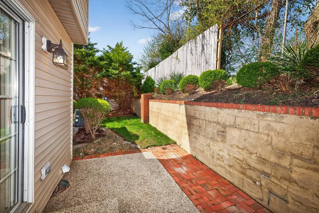 1517 Casper Court Lexington KY 40511
