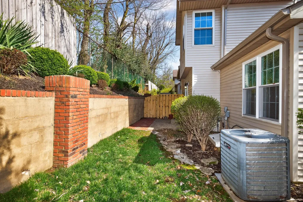 1517 Casper Court Lexington KY 40511