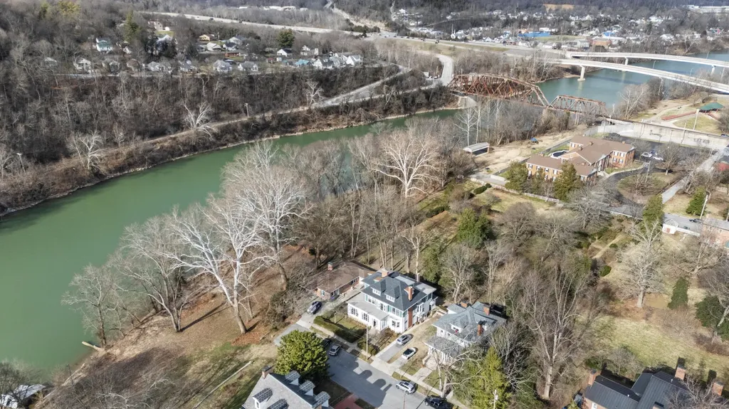 514 Wapping Street Frankfort KY 40601