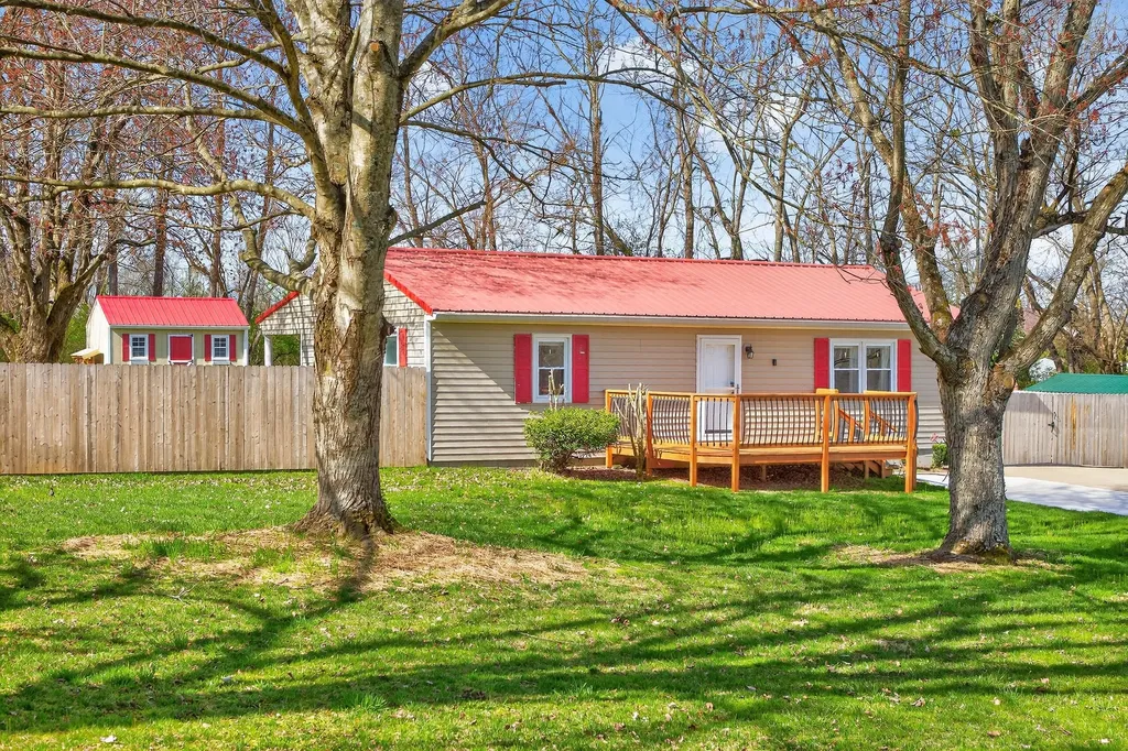 1604 Kennedy Bridge Road Harrodsburg KY 40330