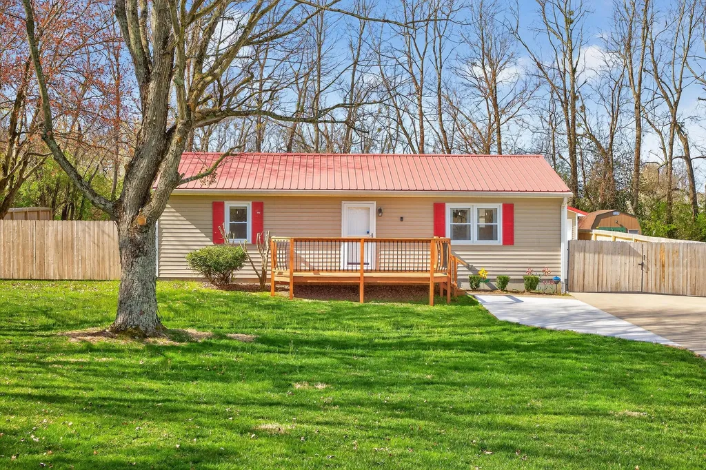 1604 Kennedy Bridge Road Harrodsburg KY 40330