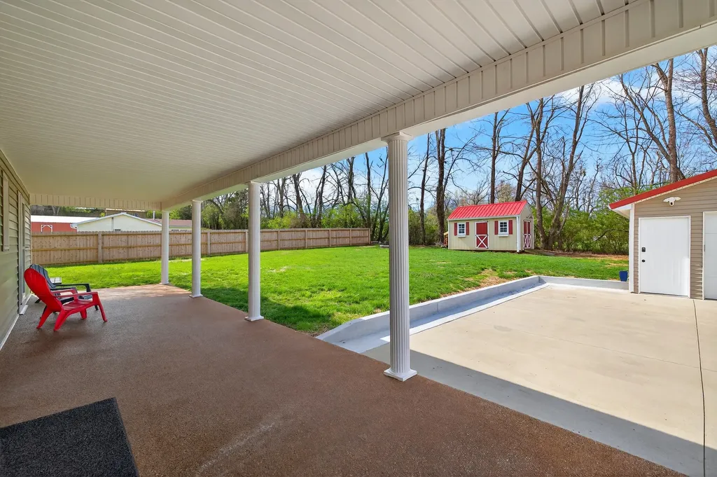 1604 Kennedy Bridge Road Harrodsburg KY 40330