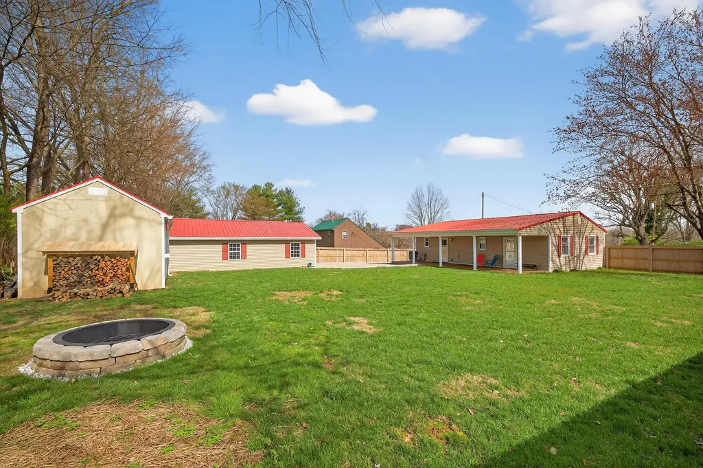 1604 Kennedy Bridge Road Harrodsburg KY 40330