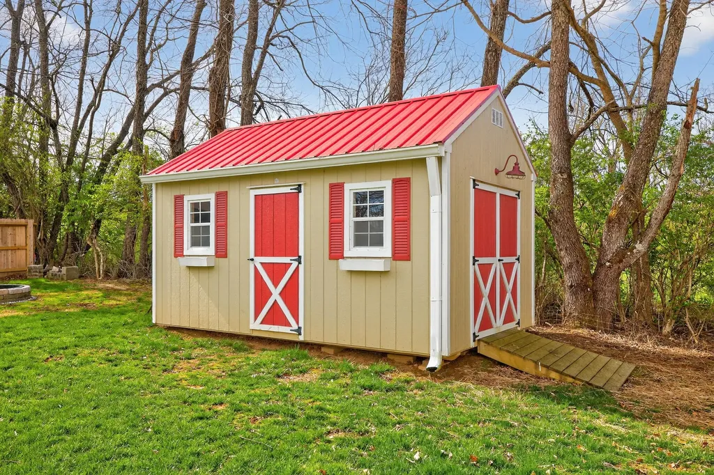 1604 Kennedy Bridge Road Harrodsburg KY 40330