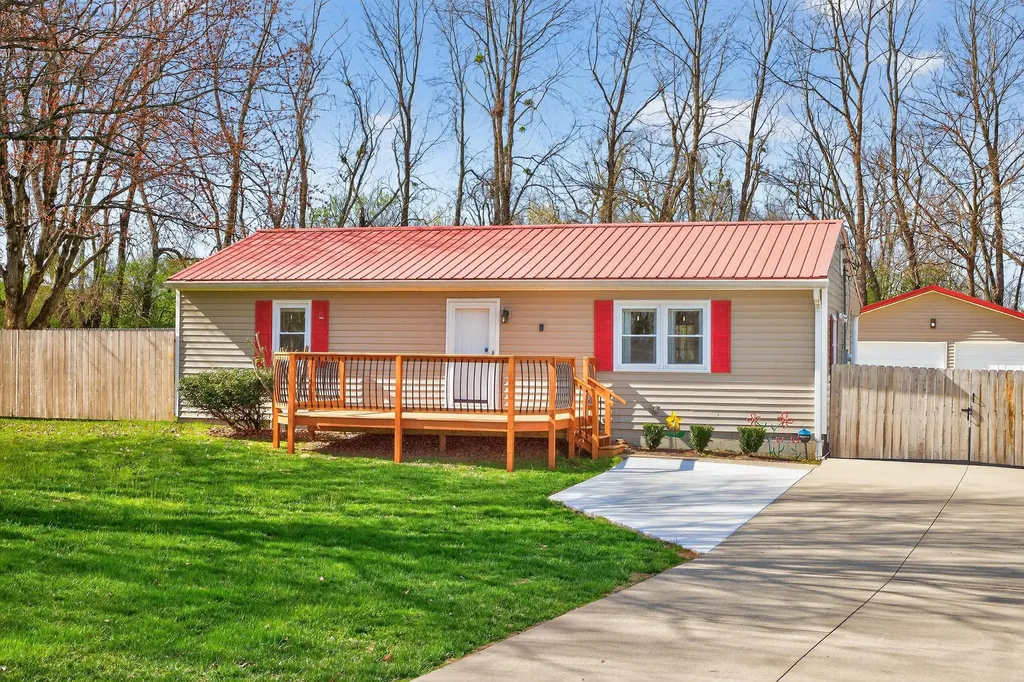 1604 Kennedy Bridge Road Harrodsburg KY 40330