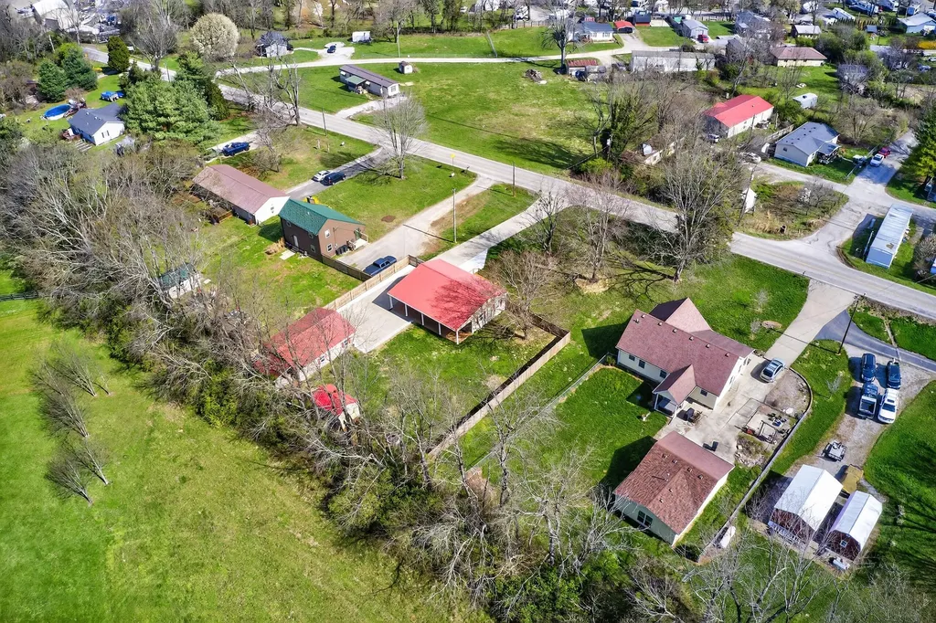 1604 Kennedy Bridge Road Harrodsburg KY 40330