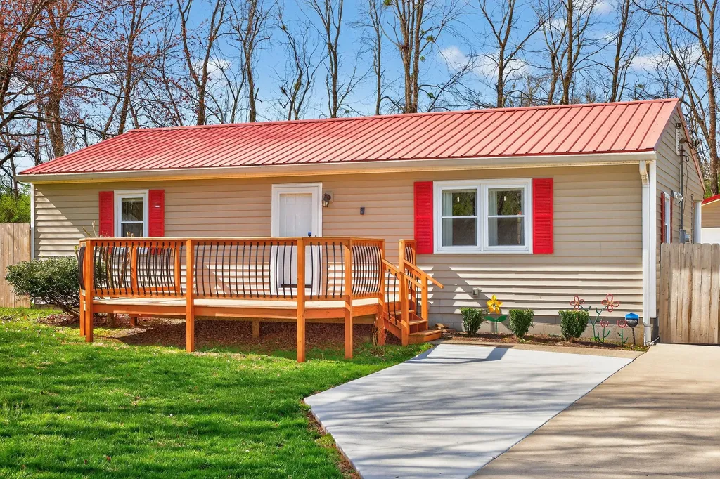 1604 Kennedy Bridge Road Harrodsburg KY 40330