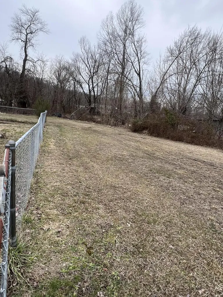 406 Kentucky Route 233 Gray KY 40734