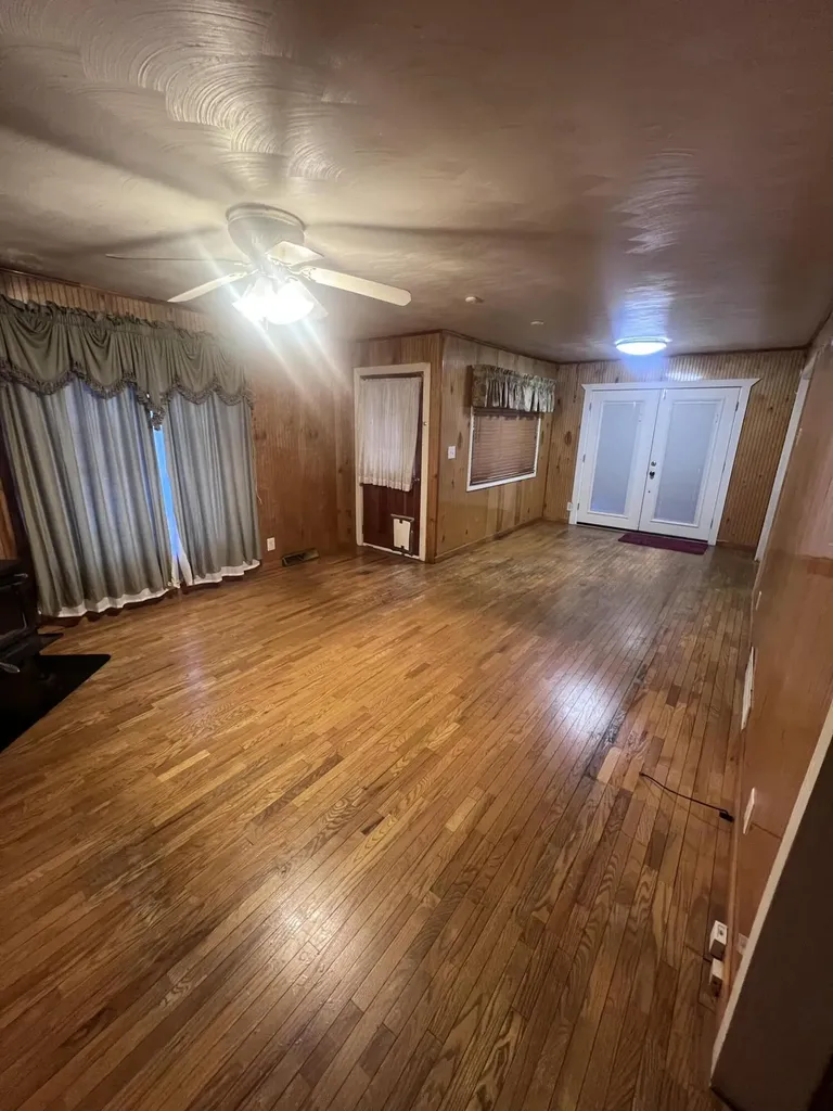 406 Kentucky Route 233 Gray KY 40734