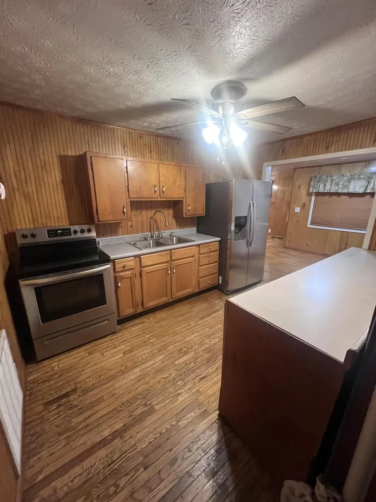 406 Kentucky Route 233 Gray KY 40734