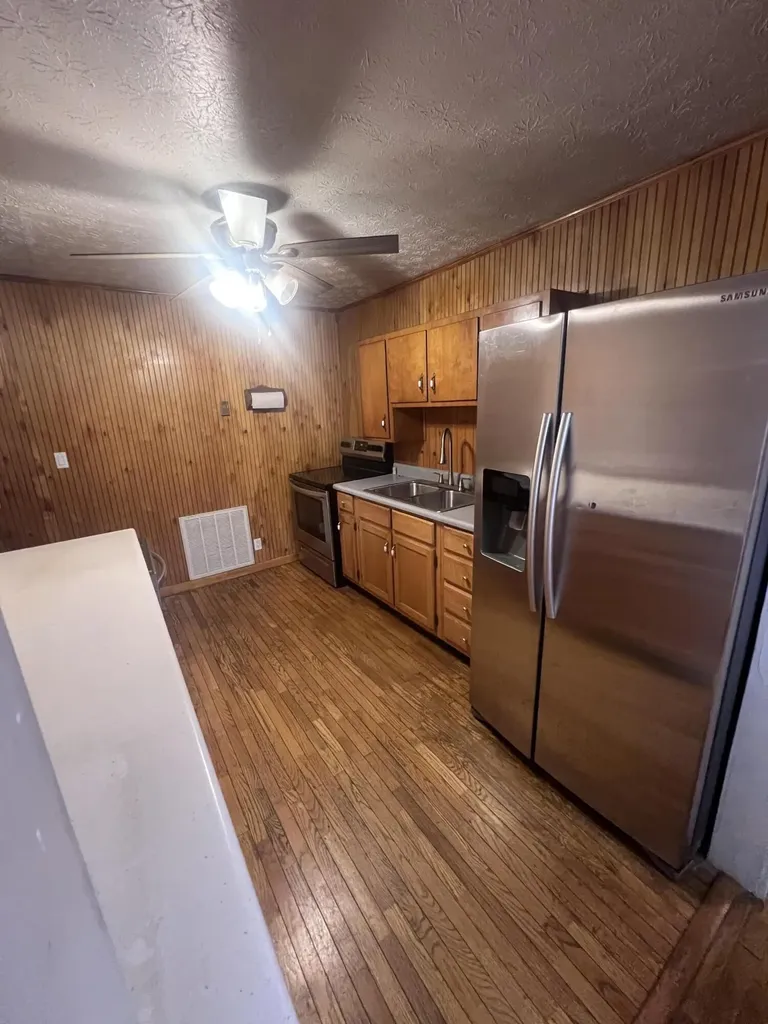 406 Kentucky Route 233 Gray KY 40734