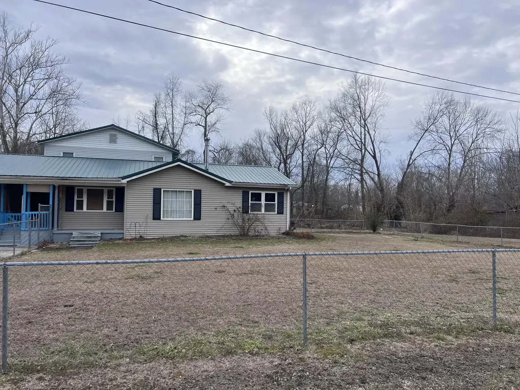 406 Kentucky Route 233 Gray KY 40734