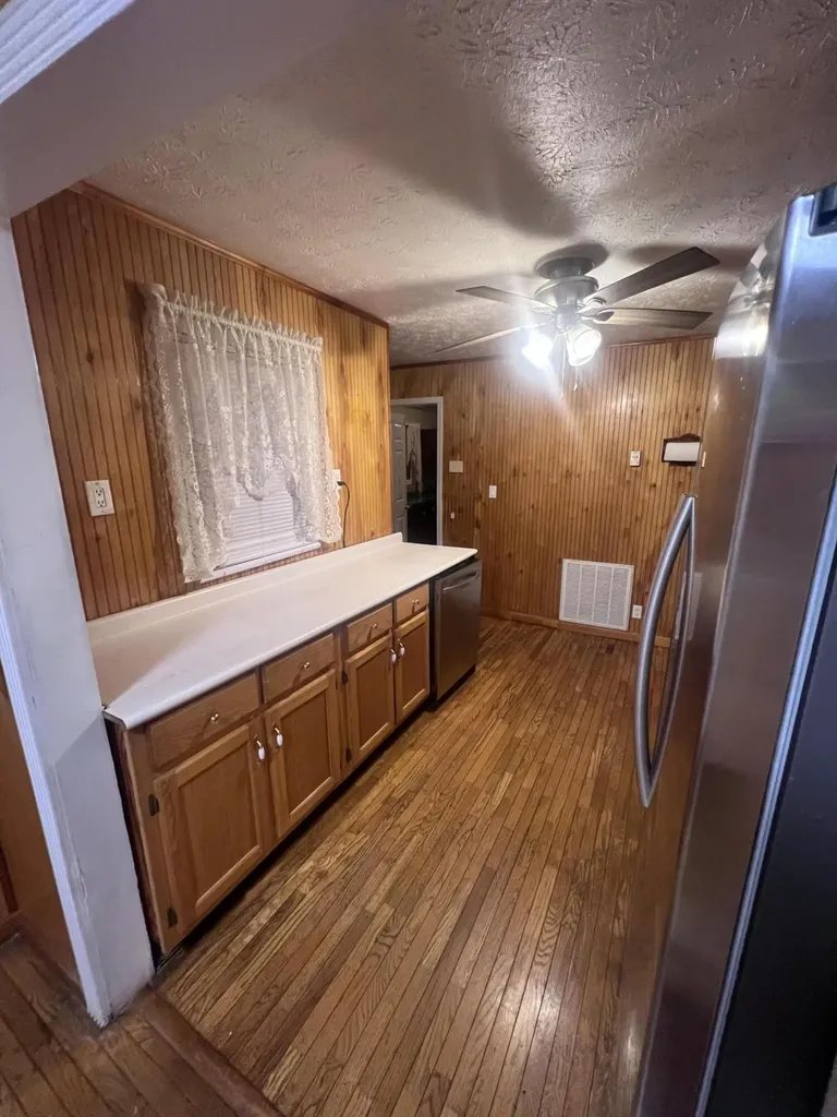 406 Kentucky Route 233 Gray KY 40734