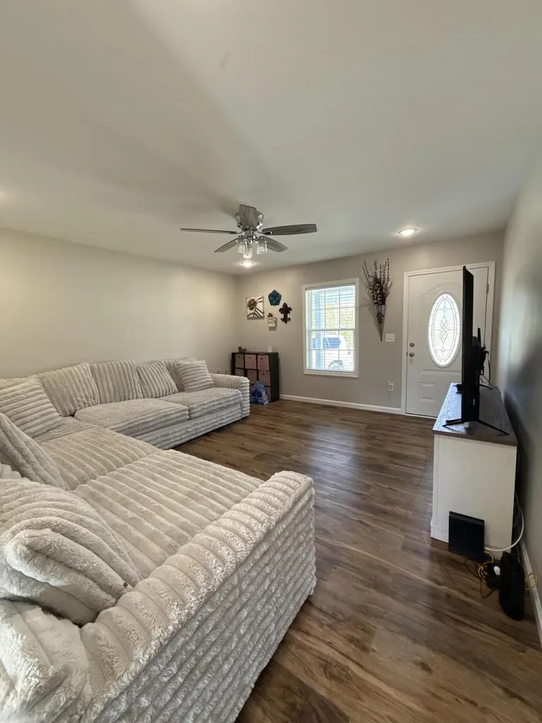 859 Holly Grove Road Corbin KY 40701