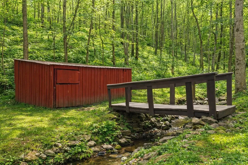 20 Tan Trough Hollow Road Evarts KY 40828