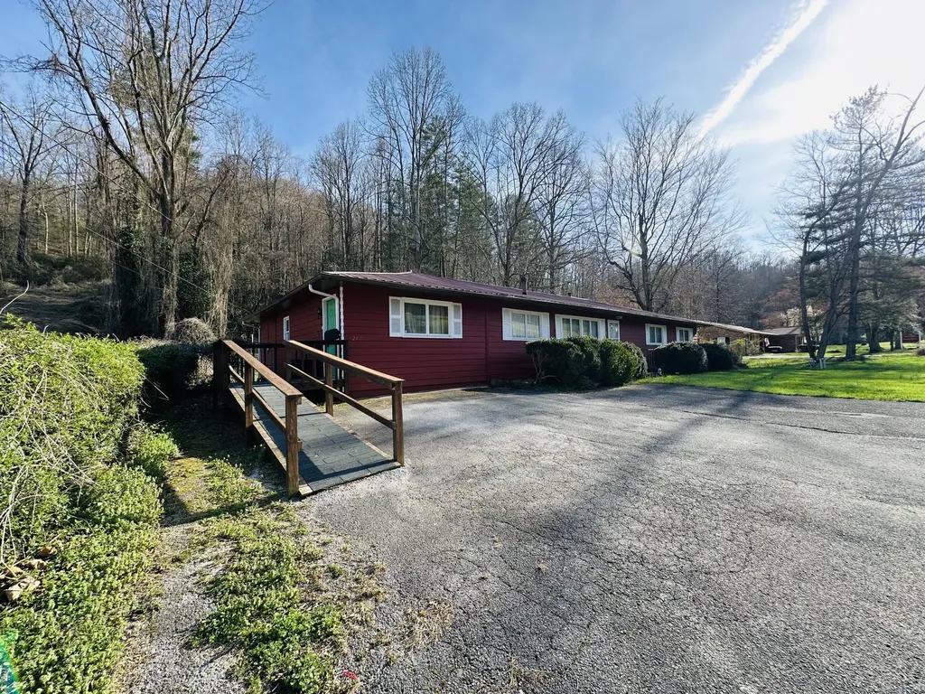 212 Town Branch Road Manchester KY 40962