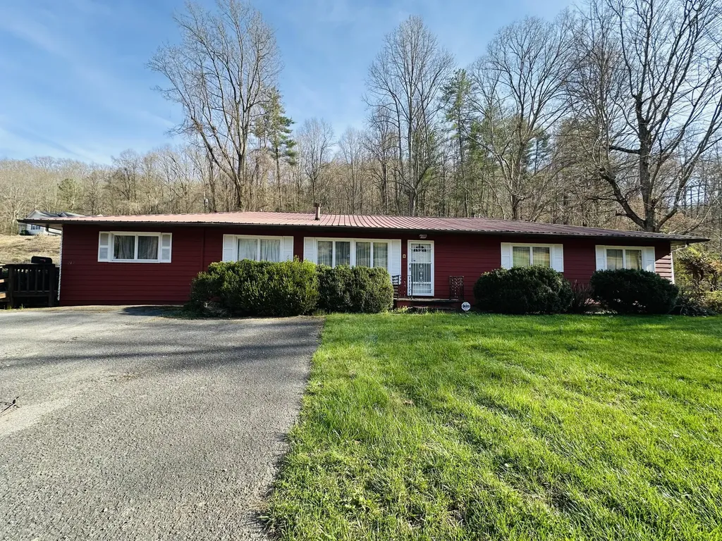 212 Town Branch Road Manchester KY 40962