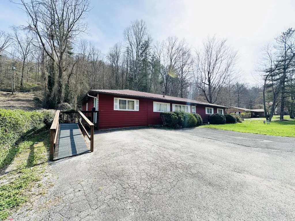 212 Town Branch Road Manchester KY 40962