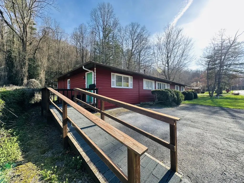 212 Town Branch Road Manchester KY 40962