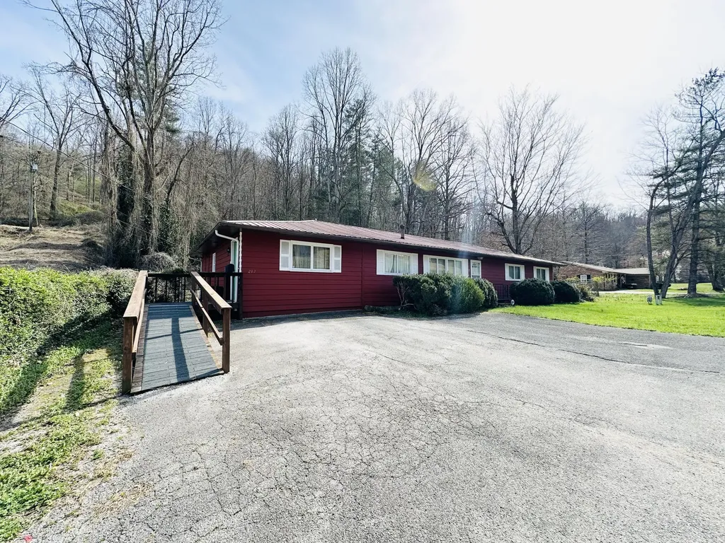 212 Town Branch Road Manchester KY 40962