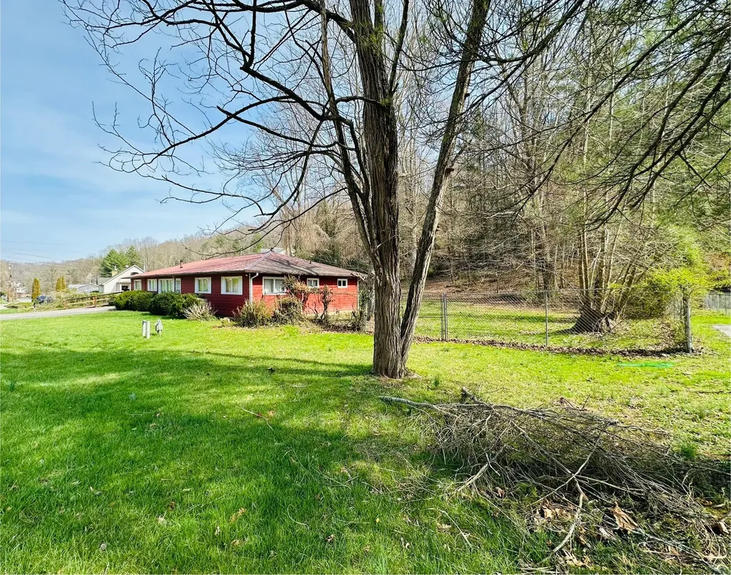 212 Town Branch Road Manchester KY 40962
