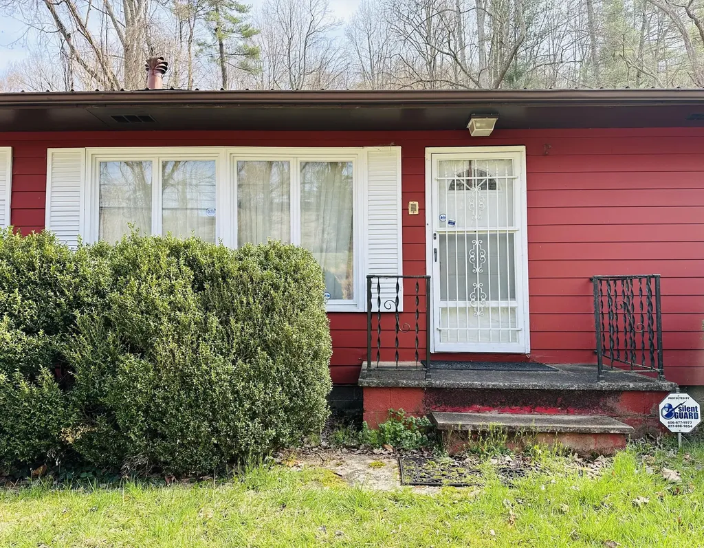 212 Town Branch Road Manchester KY 40962