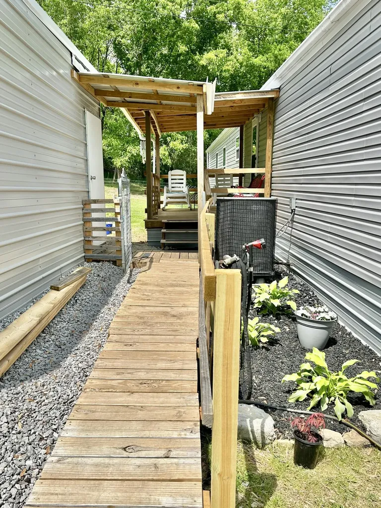 1571 Kit Cowan Road Somerset KY 42501