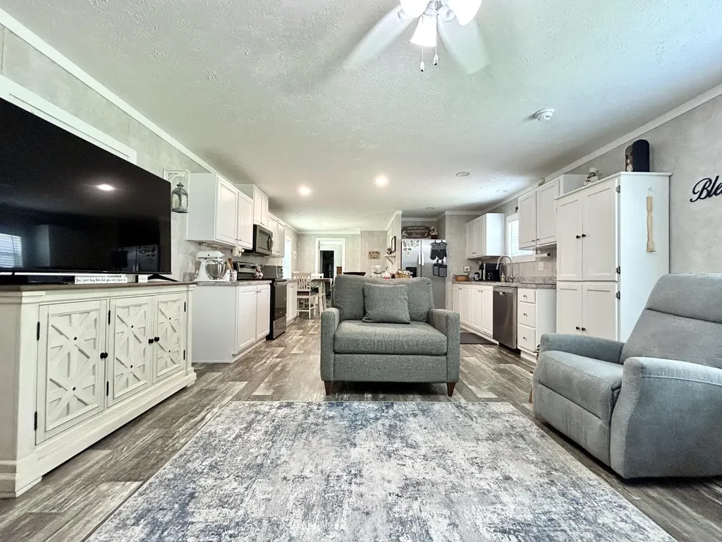 1571 Kit Cowan Road Somerset KY 42501