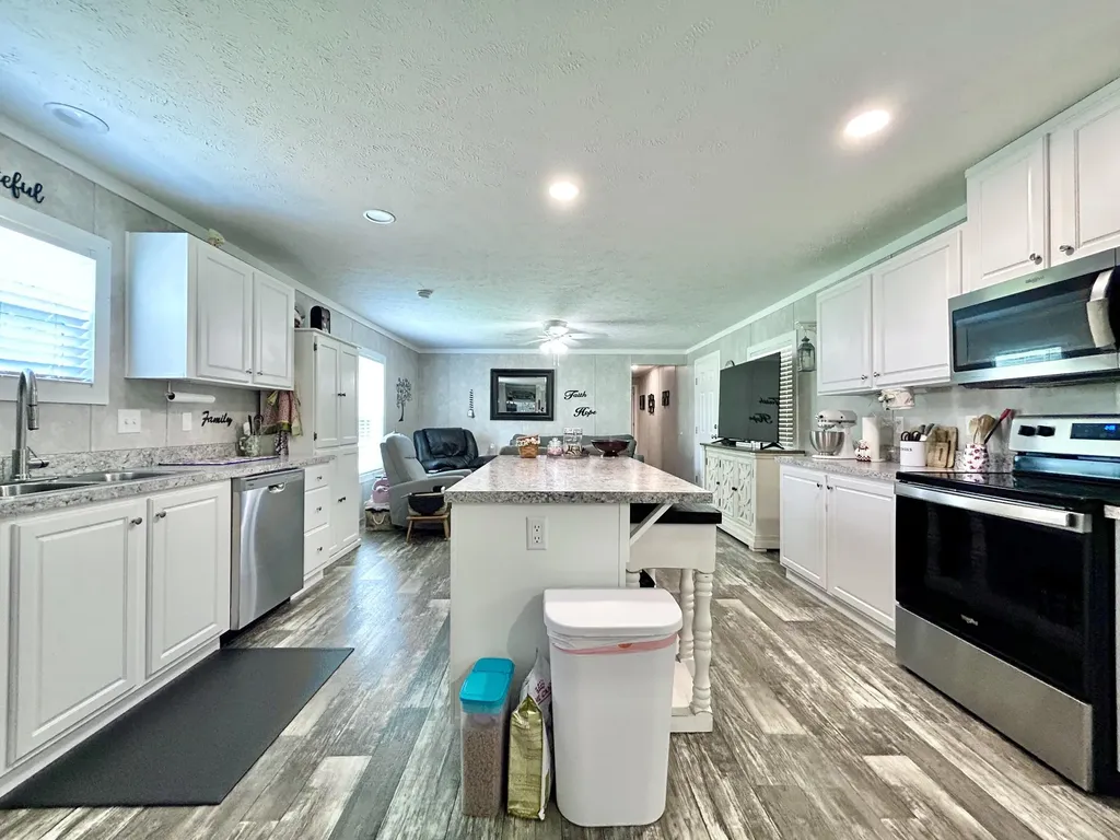 1571 Kit Cowan Road Somerset KY 42501