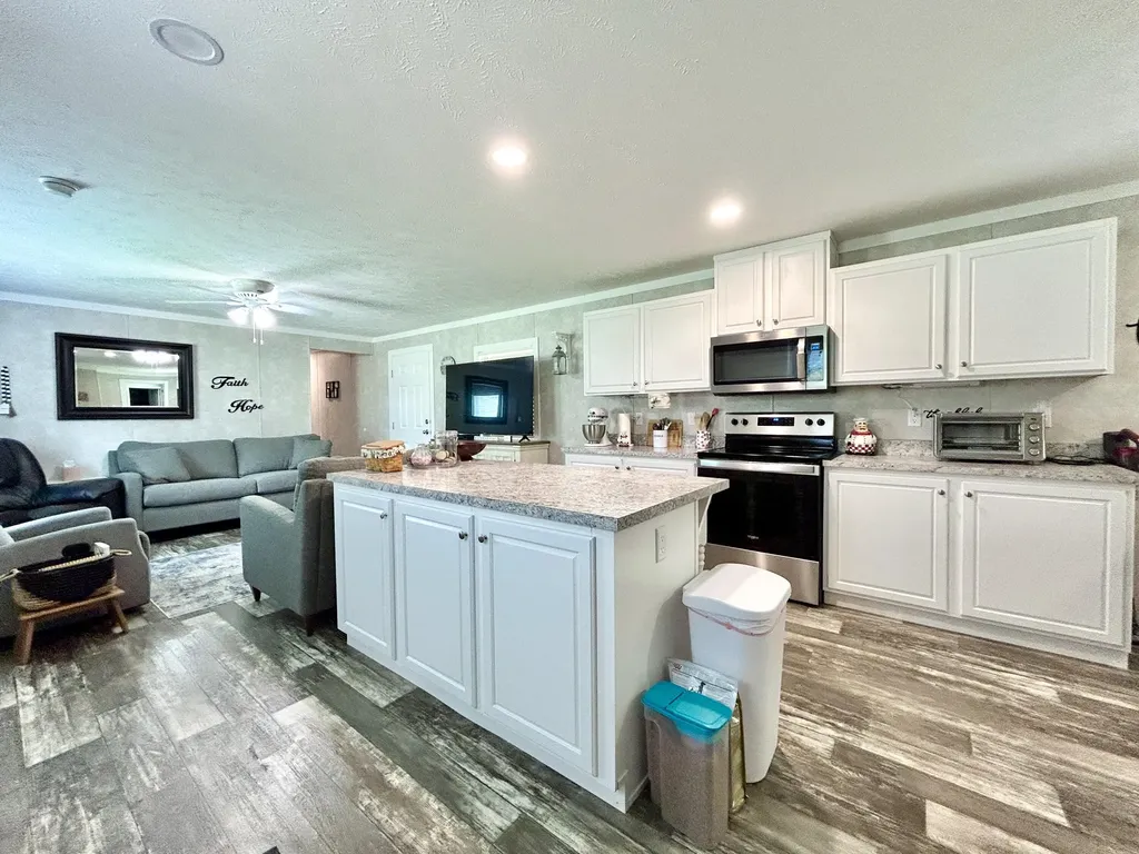 1571 Kit Cowan Road Somerset KY 42501