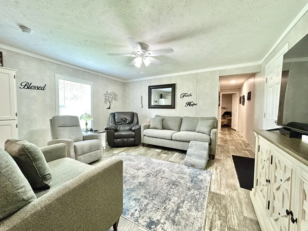1571 Kit Cowan Road Somerset KY 42501