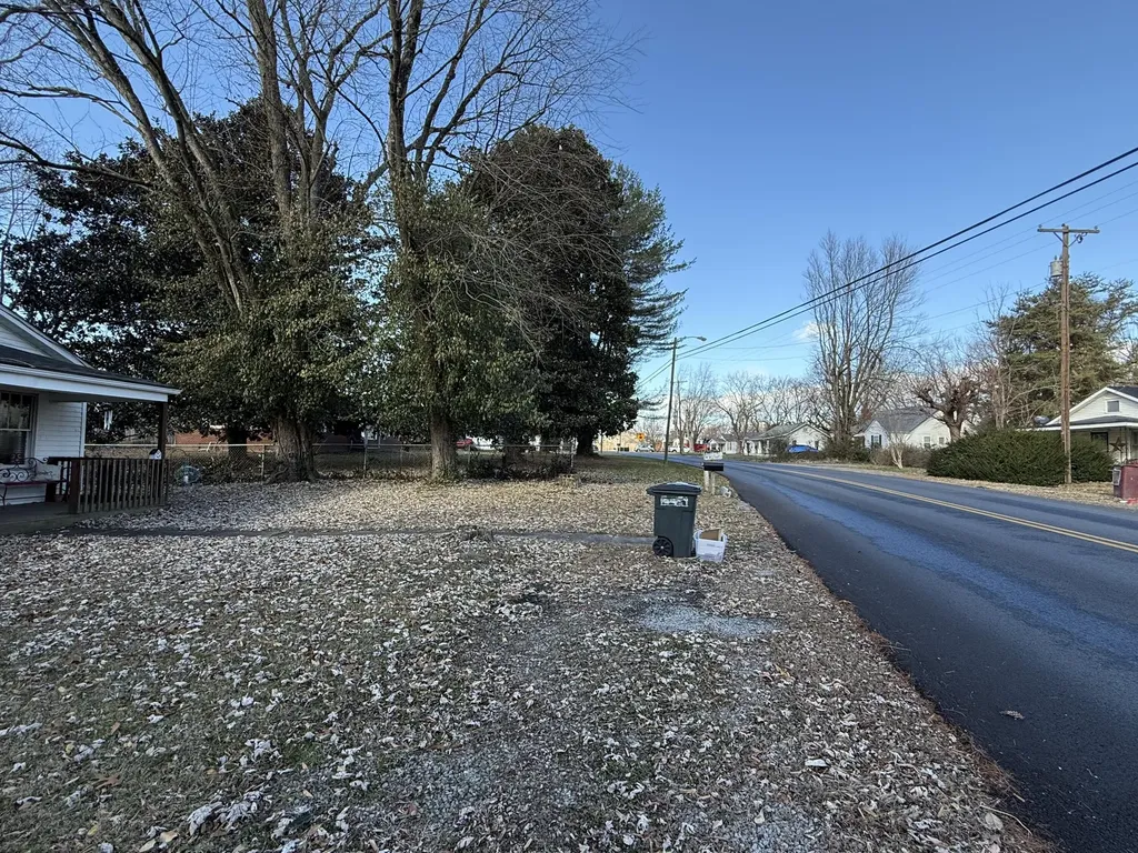 365 Maple Street Russell Springs KY 42642