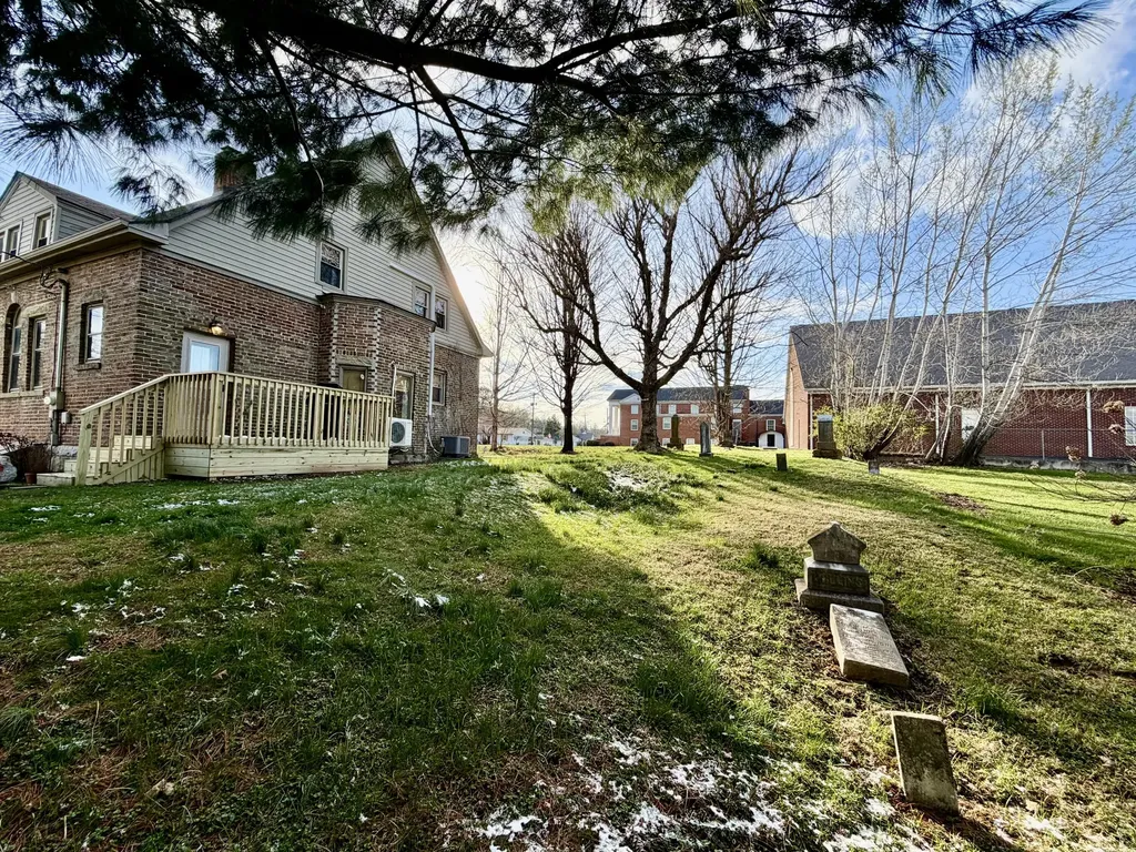300 W Main Street Mt Vernon KY 40456