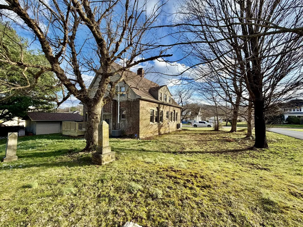 300 W Main Street Mt Vernon KY 40456