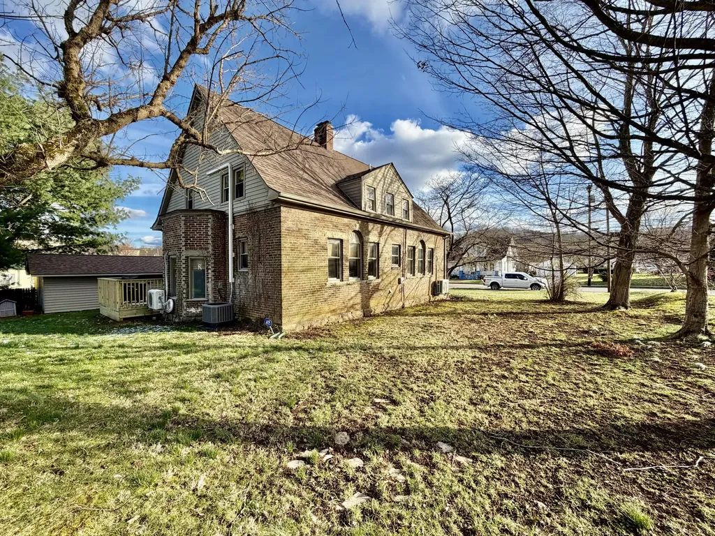 300 W Main Street Mt Vernon KY 40456