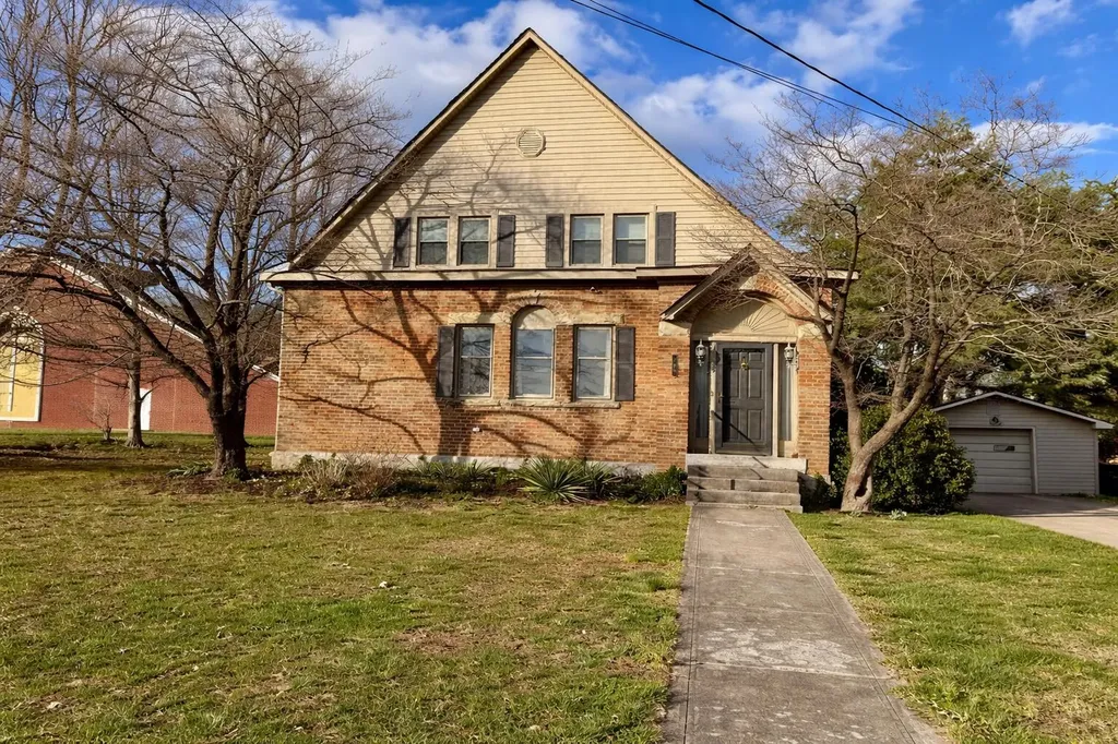 300 W Main Street Mt Vernon KY 40456