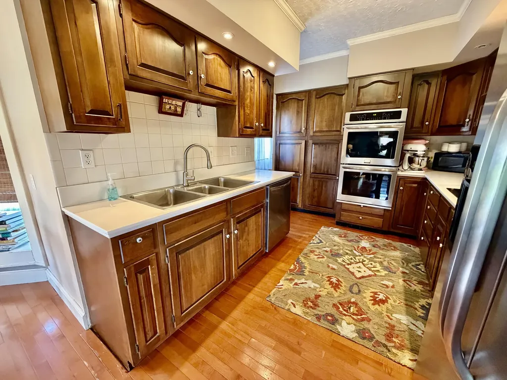 300 W Main Street Mt Vernon KY 40456